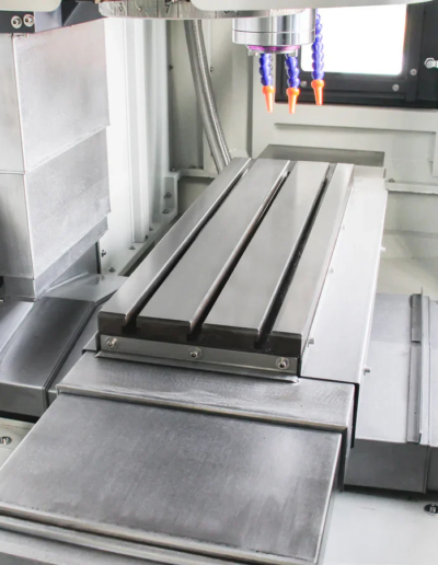 VMC-500 – Centro de Maquinado Vertical CNC