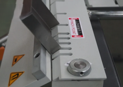 Dobladora de Lámina Magnética 48” Calibre 16 EB-4816B | 6 Toneladas | 220V Monofásica - Dobladoras de Lámina Industriales