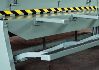 Guillotina de Pedal Reforzada Industrial | Corte de Lámina de 3 a 6 Pies - Guillotinas de Lámina Industriales